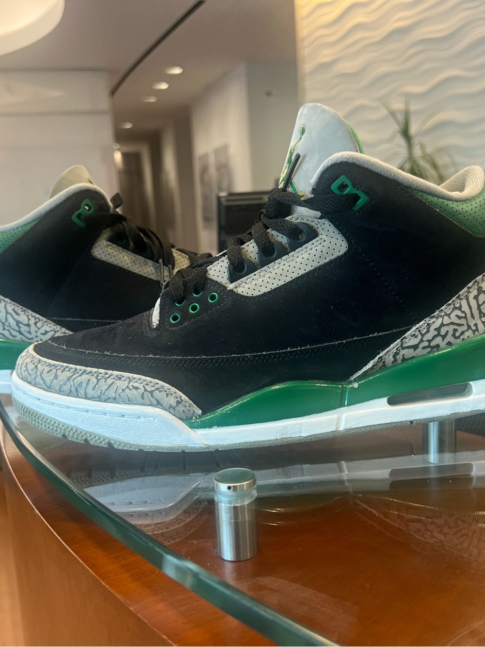 Air Jordan retro 3 pine green used size 10